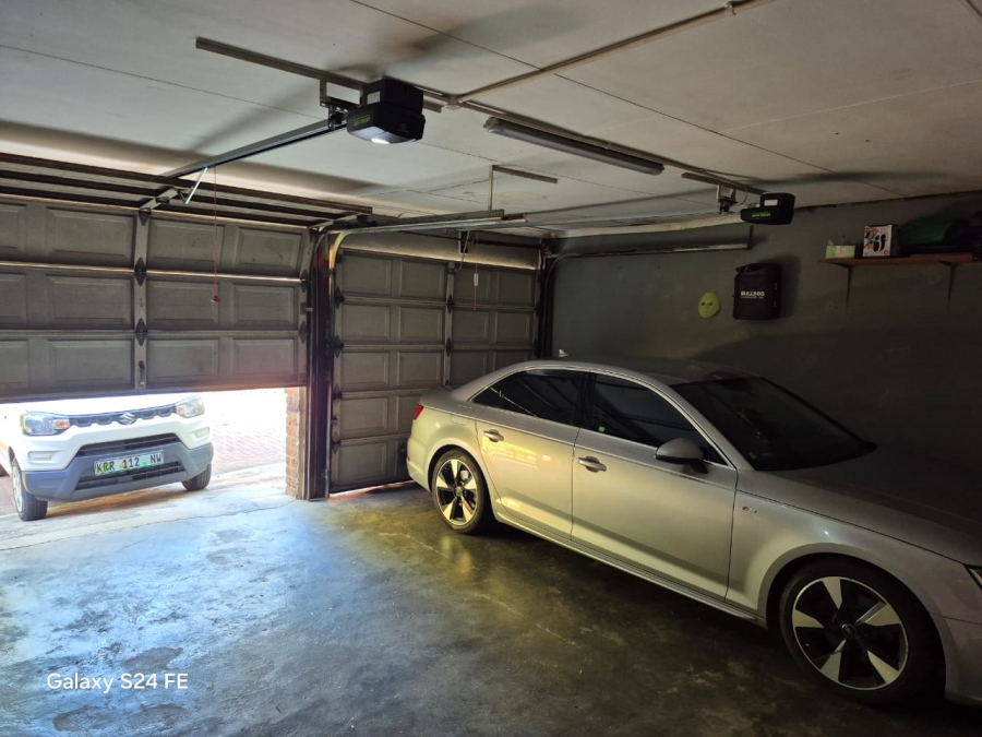 3 Bedroom Property for Sale in Safari Gardens North West